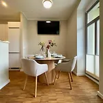 Апартаменты Apartmentrosa12 - Tor Zur Saechsischen Schweiz! Neu, Zentral Mit Parkplatz Und Terrasse!