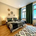 Apartmentrosa12 - Tor Zur Saechsischen Schweiz! Neu, Zentral Mit Parkplatz Und Terrasse! * Пирна