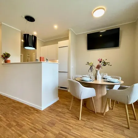 Apartmentrosa12 - Tor Zur Saechsischen Schweiz! Neu, Zentral Mit Parkplatz Und Terrasse! Apartment Pirna