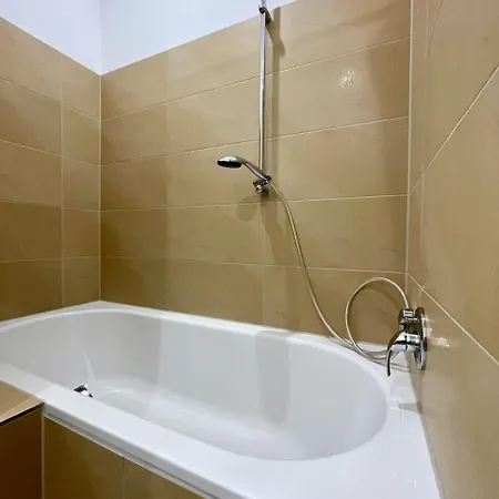 Apartmentrosa12 - Tor Zur Saechsischen Schweiz! Neu, Zentral Mit Parkplatz Und Terrasse! Apartment *
