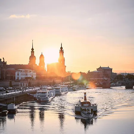 Apartmentrosa12 - Tor Zur Saechsischen Schweiz! Neu, Zentral Mit Parkplatz Und Terrasse! * Pirna