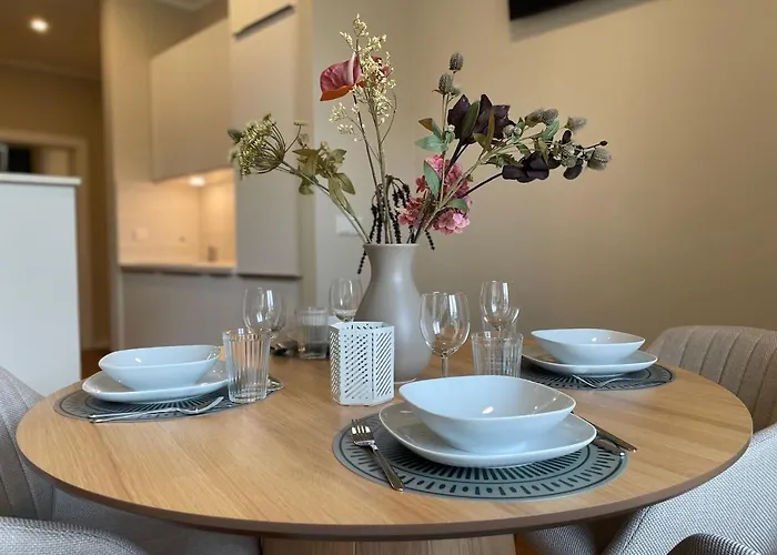 Apartmentrosa12 - Tor Zur Saechsischen Schweiz! Neu, Zentral Mit Parkplatz Und Terrasse! Pirna