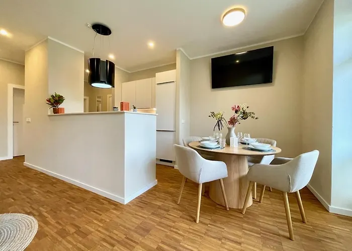 Apartmentrosa12 - Tor Zur Saechsischen Schweiz! Neu, Zentral Mit Parkplatz Und Terrasse! Apartman Pirna